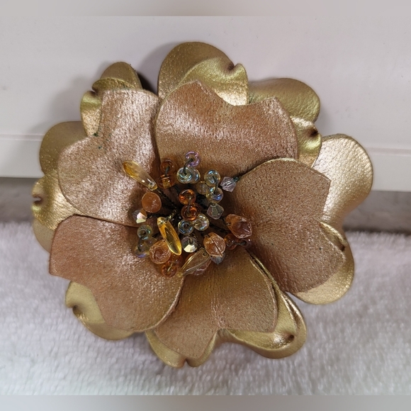None Jewelry - Golden Leather Flower Brooch - Lapel Pin  - Scarf Pin